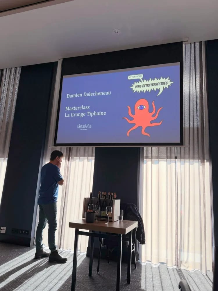 Damien Delecheneau masterclass-slide ‘Vins Extraterrestres’ met octopus-illustratie