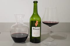 Fles Colección Vivanco 4 Varietales 2019 Rioja naast karaf en glas rode wijn