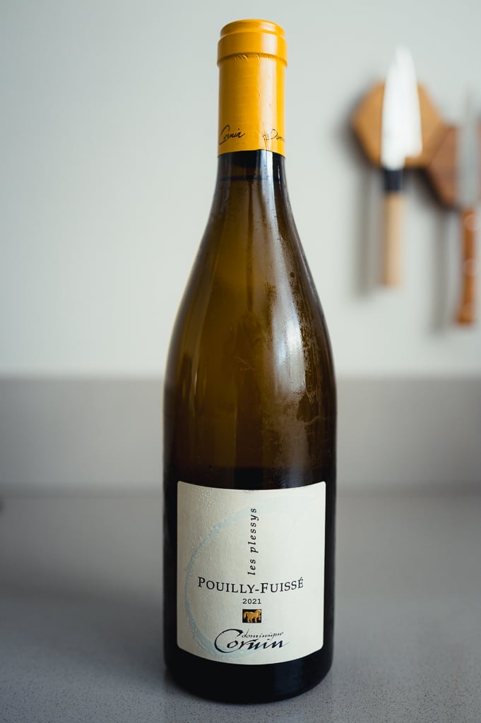 Fles Dominique Cornin Pouilly-Fuissé Les Plessys 2021 met gele capsule