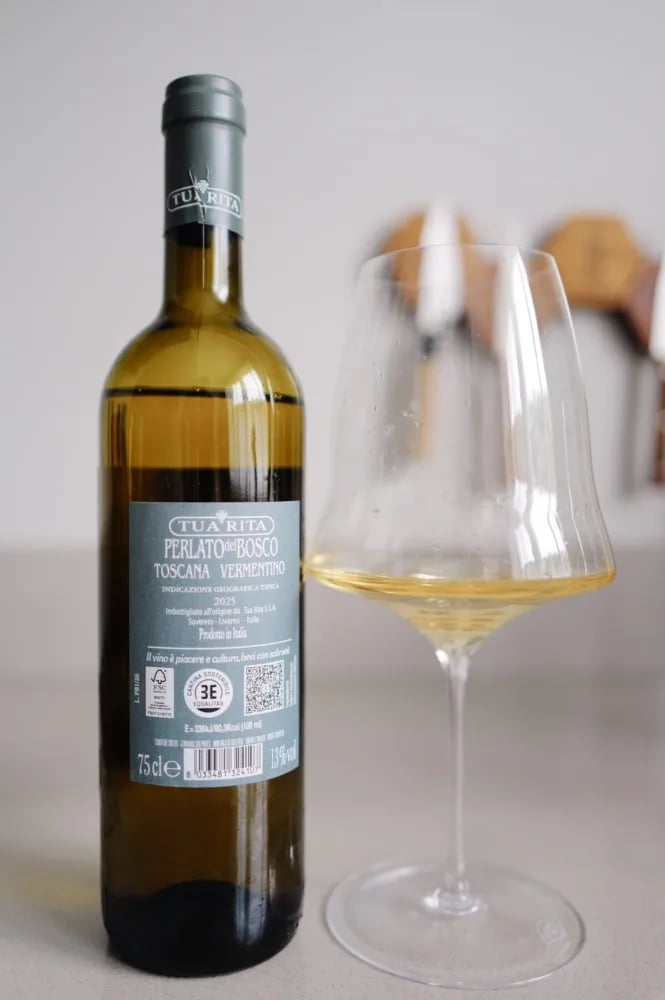 Achteretiket van Tua Rita Perlato del Bosco Vermentino 2025 met QR-code, Equalitas-logo en voedingswaarden