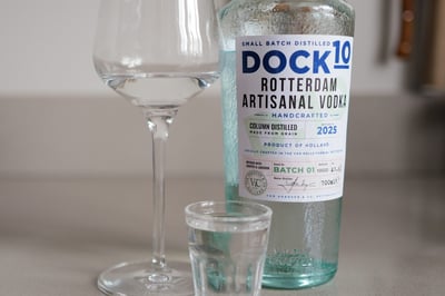 DOCK10 Rotterdam Vodka: ambitieus ambachtsspirit met ziltig karakter, spirits