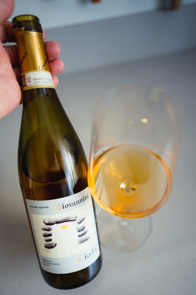 Fles Albana DOCG witte wijn uit Emilia-Romagna, Italië