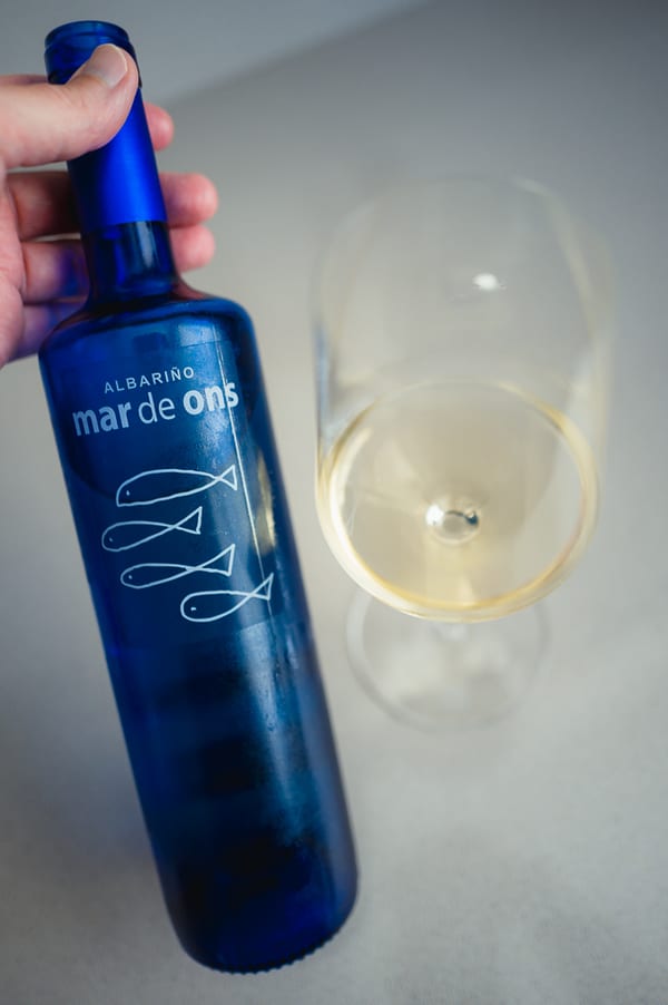 Fles Mar de Ons Albariño van Bodegas Aguiúncho uit Rías Baixas, Spanje